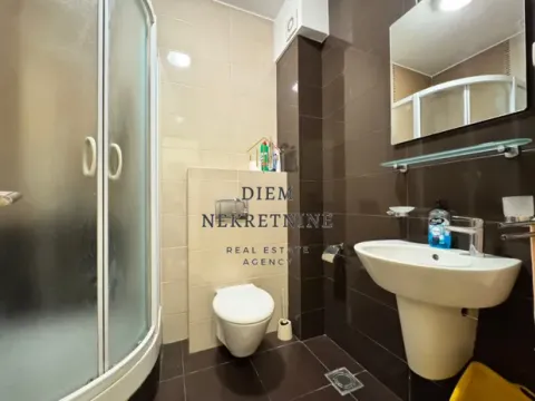 Rent, studio apartment, 30m², Blok 6, Podgorica - image 6
