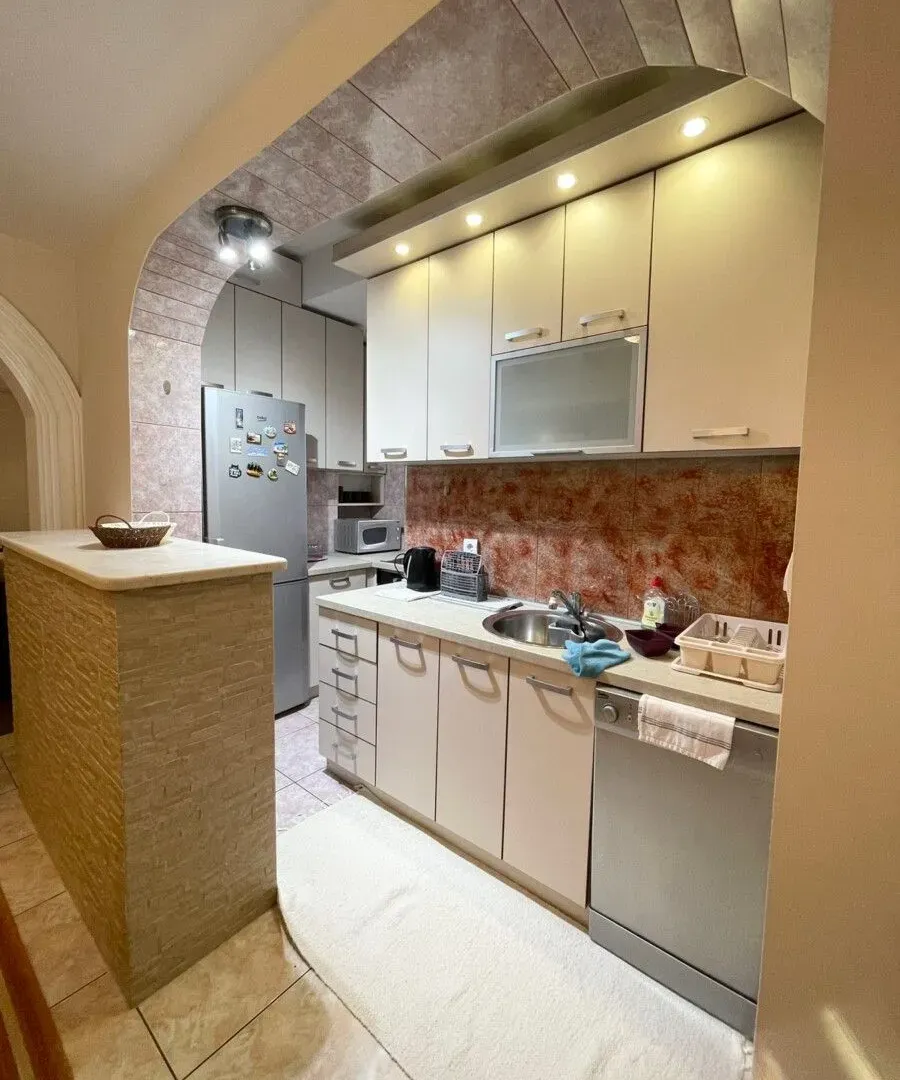 Izdavanje, jednosoban stan, 60m², Gorica C, Podgorica