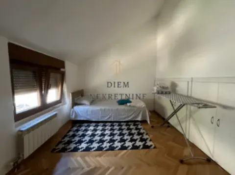 Izdavanje, petosoban stan, 280m², Gorica C, Podgorica - image 10