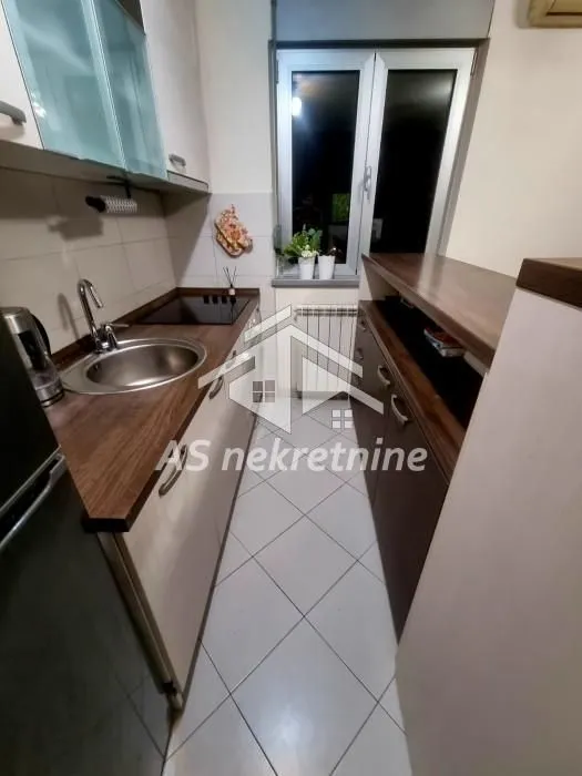 Izdavanje, dvosoban stan, 40m², Lekino Brdo, Voždovac Sve Podlokacije