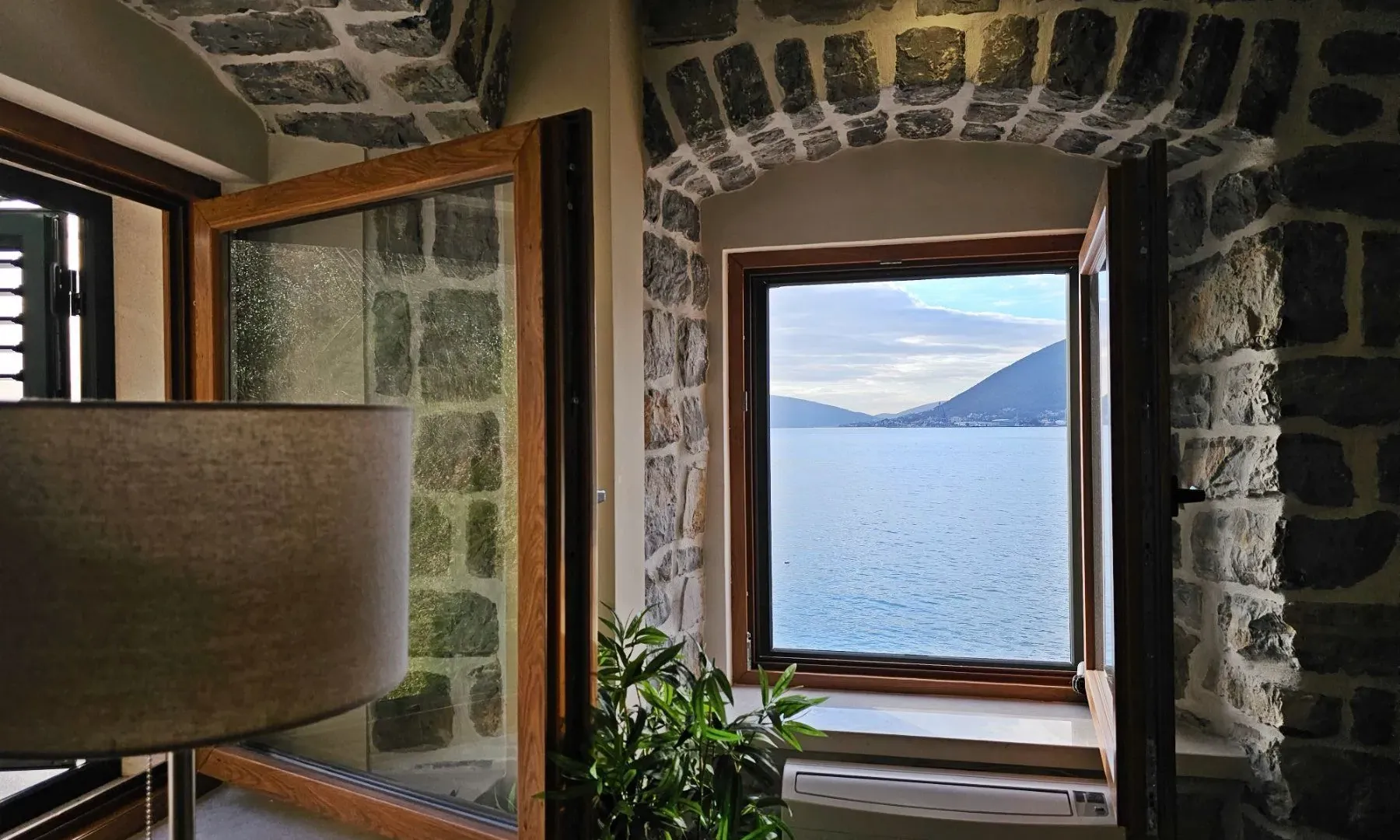 Prodaja, kuća, 211m², Donja Lastva, Tivat