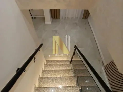 Izdavanje, trosoban stan, 82m², Sajmište, Novi Sad - image 11