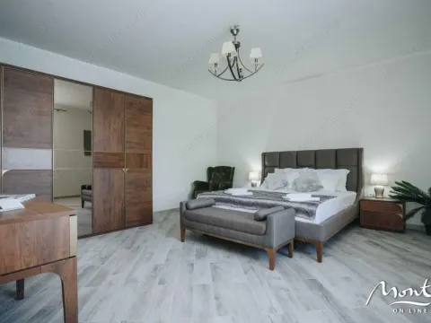 Prodaja, kuća, 314m², Tivat, Crna Gora - image 1