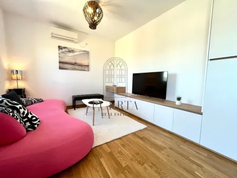 Rent, one bedroom apartment, 49m², City Kej, Podgorica - image 3