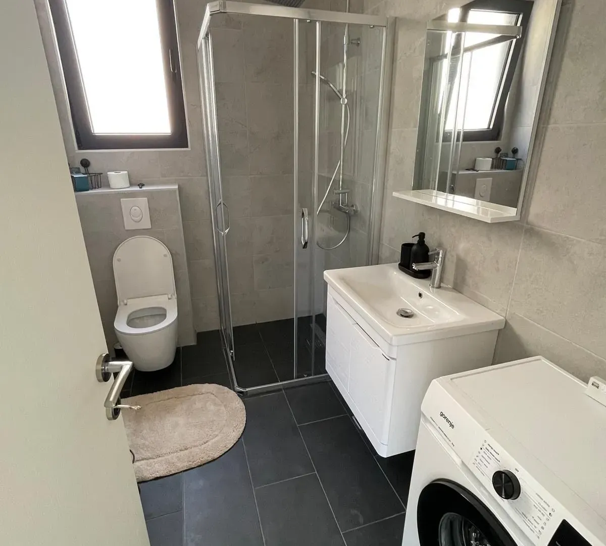 Izdavanje, jednosoban stan, 50m², Đenovići, Herceg Novi