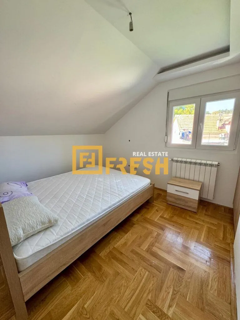 Izdavanje, dvosoban stan, 79m², Cetinje, Crna Gora