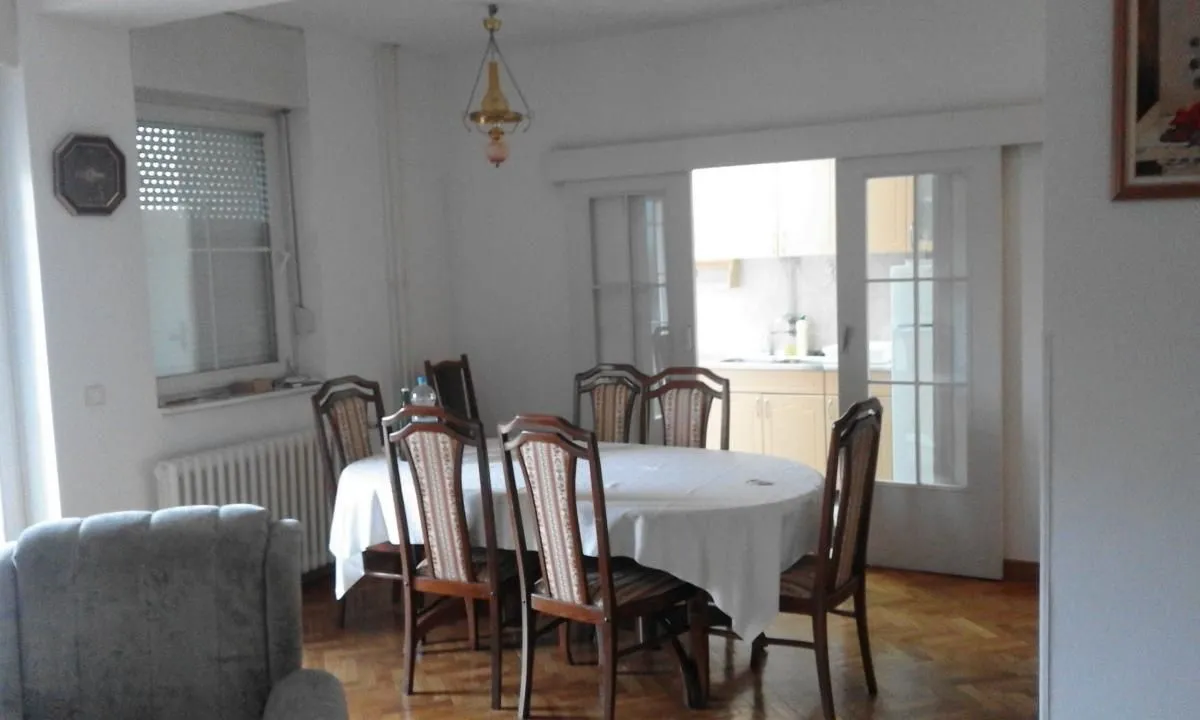 Prodaja, trosoban stan, 103m², Centar, Novi Sad