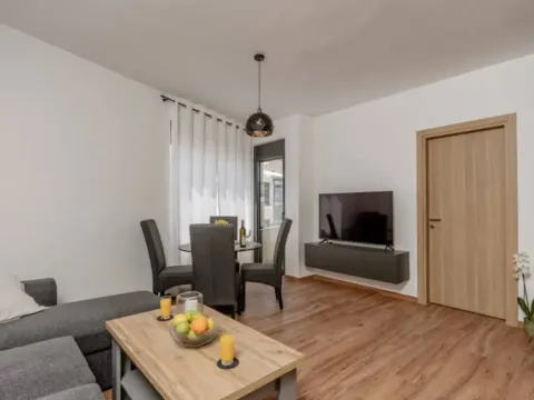 Prodaja, jednosoban stan, 43m², Dobre Vode, Bar - image 3