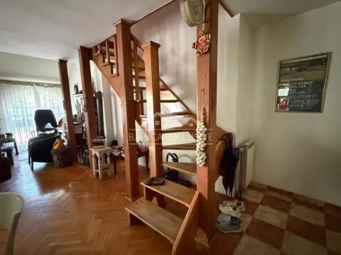 Prodaja, četvorosoban stan, 111m², Stari Grad, Beograd - image 10