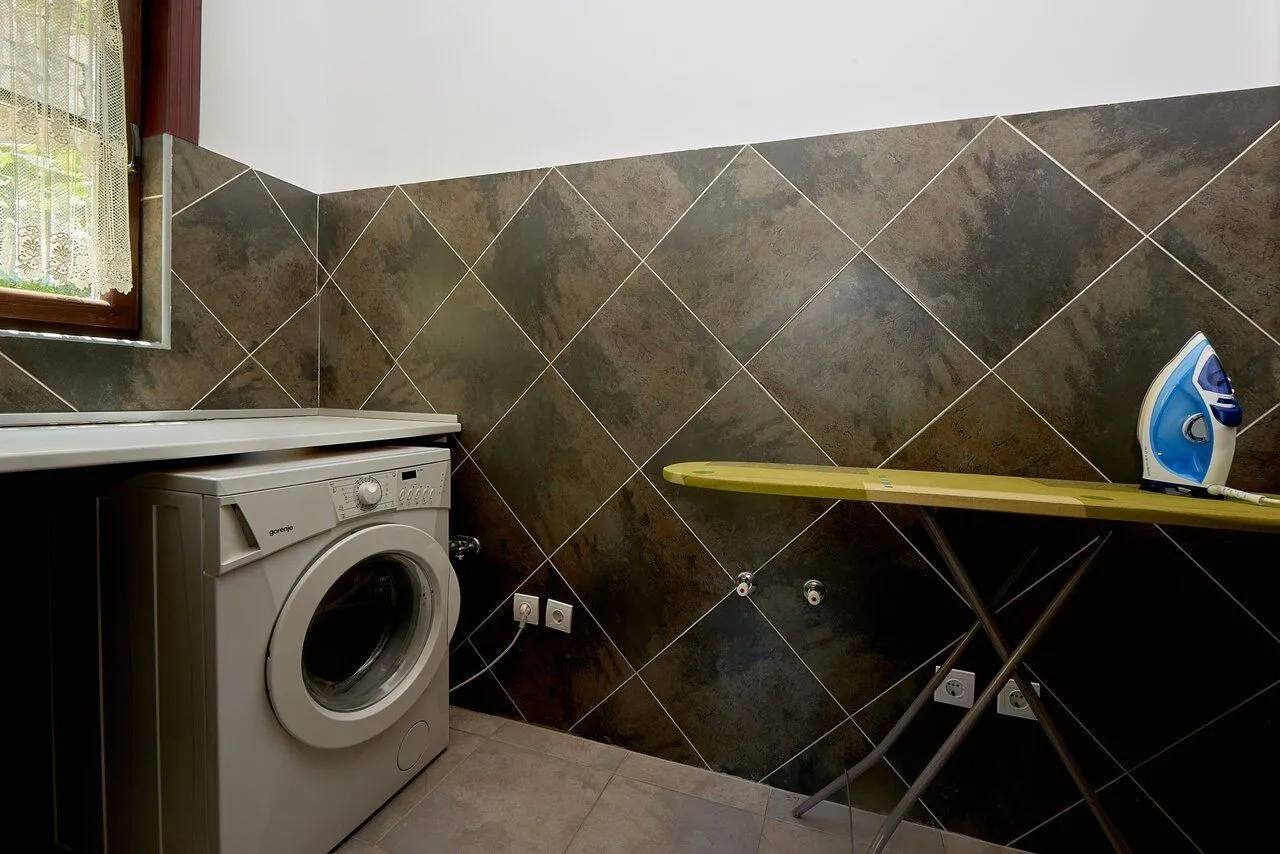 Sale, house, 235m², Kostanjica, Kotor