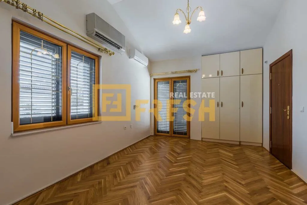 Rent, house, 370m², Zabjelo, Podgorica