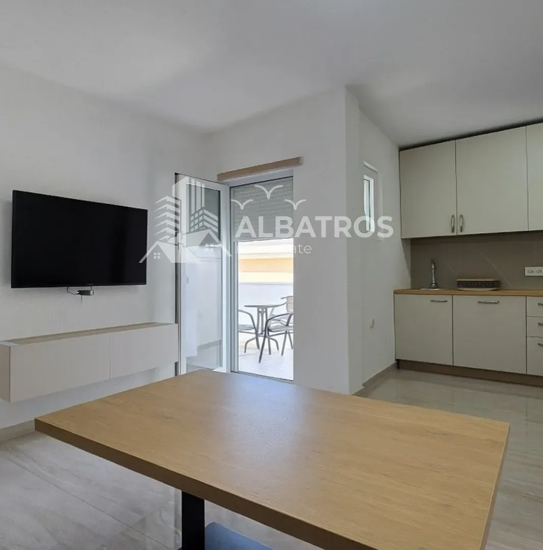 Rent, two bedroom apartment, 65m², Stari Bar, Bar