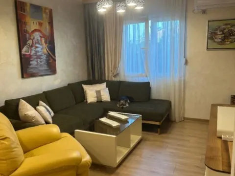 Izdavanje, jednosoban stan, 42m2, Gorica C, Podgorica Izdavanje, jednosoban stan, 42m2, Gorica C, Podgorica