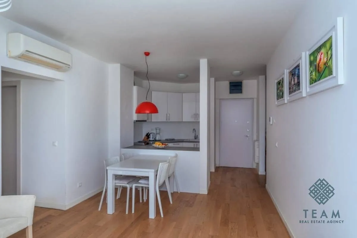 Rent, three bedroom apartment, 72m², Pržno, Budva