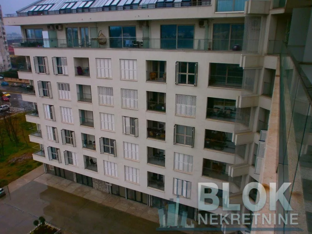 Izdavanje, četvorosoban stan, 150m², Preko Morače, Podgorica