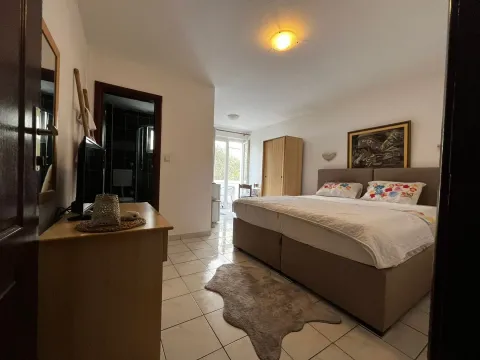 Izdavanje, jednosoban stan, 25m², Rafailovići, Budva - image 23