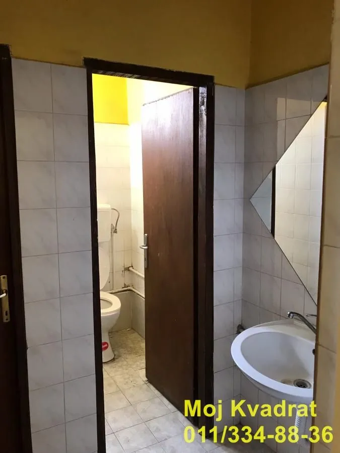 Rent, office space, 750m², Konjarnik, Voždovac Sve Podlokacije