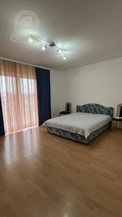 Prodaja, kuća, 240m², Kraljevo, Srbija