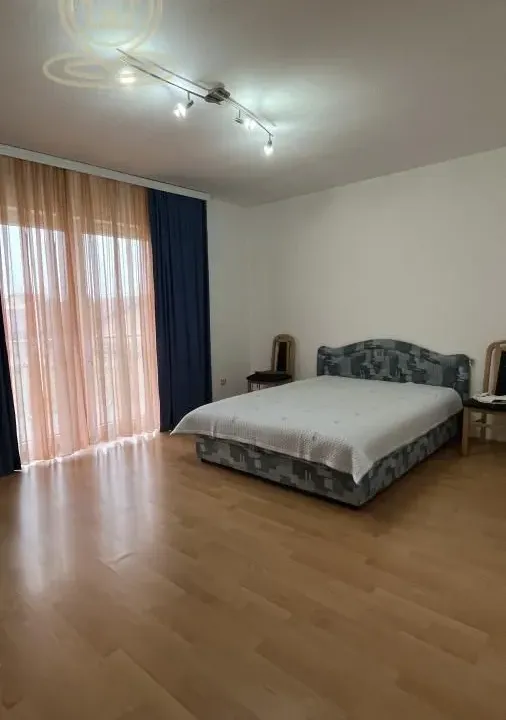 Sale, house, 240m², Kraljevo, Srbija