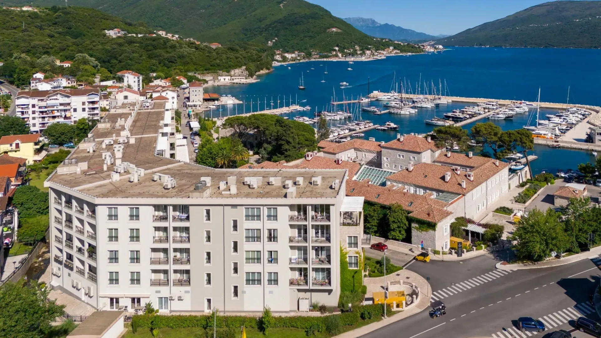 Prodaja, dvosoban stan, 94m², Kotor, Crna Gora