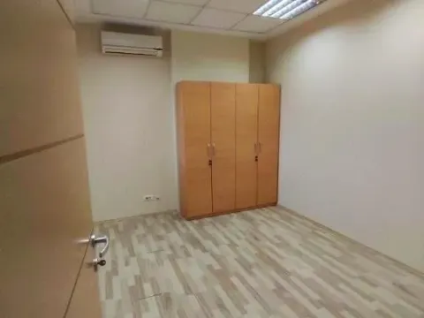 Rent, office space, 210m², Savski Venac, Beograd - image 7