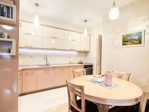 Prodaja, dvosoban stan, 72m², City Kvart, Podgorica - image 11