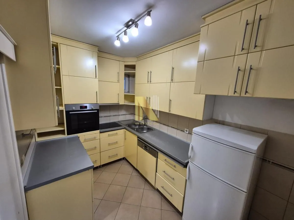 Izdavanje, četvorosoban stan, 89m², Socijalno, Novi Sad Sve Podlokacije