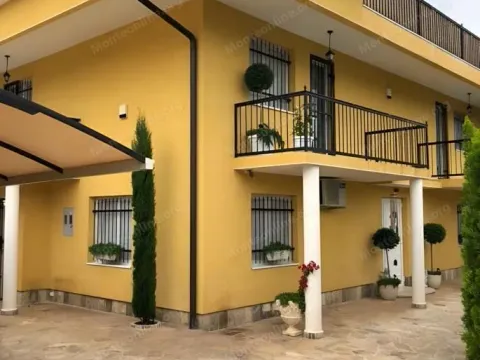 Sale, house, 190m², Kotor, Crna Gora - image 18