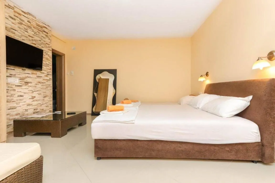 Sale, hospitality venue, 450m², Petrovac, Budva