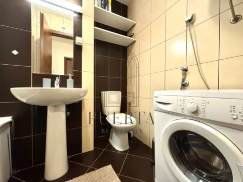 Izdavanje, jednosoban stan, 53m², City Kvart, Podgorica - image 11