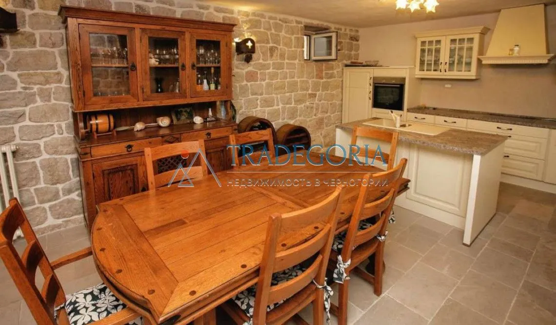 Prodaja, kuća, 350m², Reževići, Budva