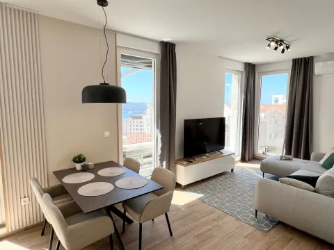 Rent, one bedroom apartment, 83m², Bečići, Budva - image 4