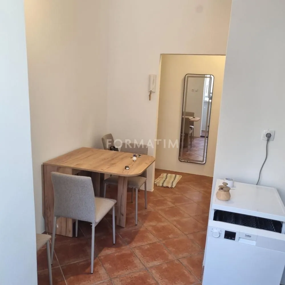 Izdavanje, dvosoban stan, 52m², Stari Grad, Beograd