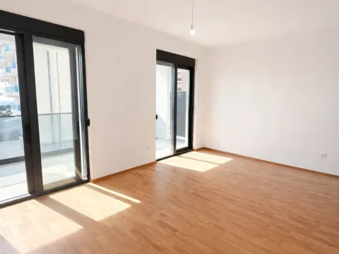 Prodaja, garsonjera, 39m², Bečići, Budva - image 1