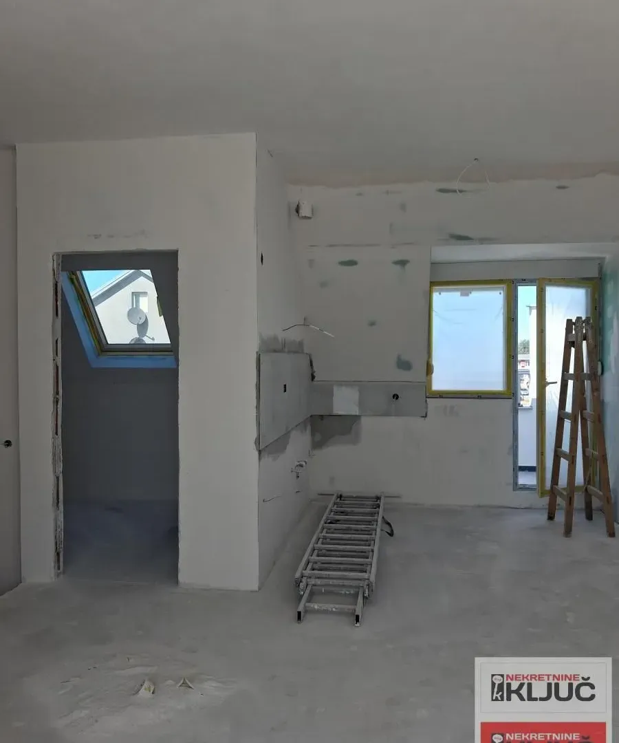 Prodaja, trosoban stan, 85m², Lipov gaj, Novi Sad Sve Podlokacije
