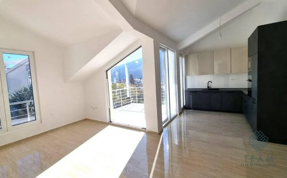 Prodaja, dvosoban stan, 81m², Đenovići, Herceg Novi