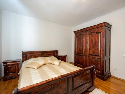 Sale, house, 420m², Škaljari, Kotor - image 7