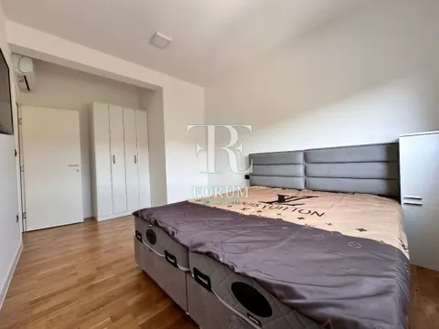 Izdavanje, trosoban stan, 130m², Blok 9, Podgorica - image 7