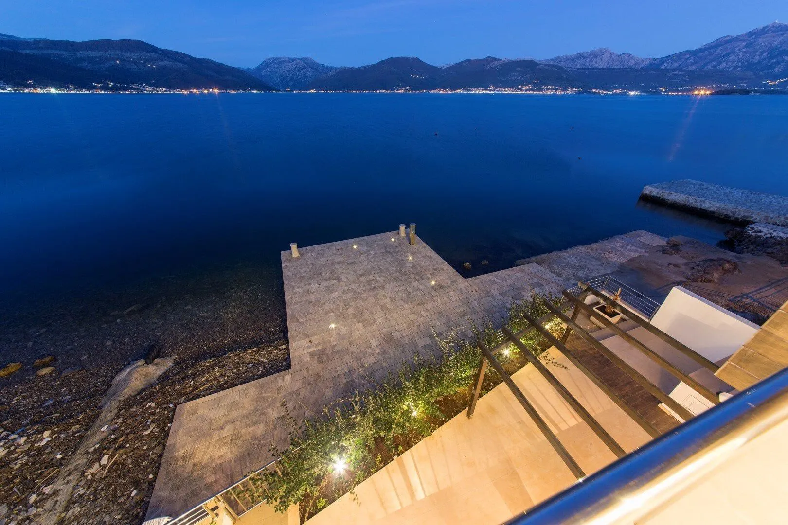 Prodaja, kuća, 300m², Bratešići, Kotor