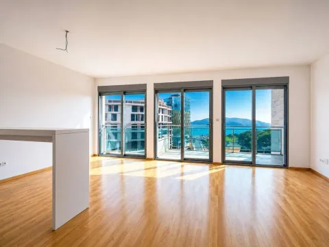 Sale, two bedroom apartment, 87m², Bečići, Budva - image 1