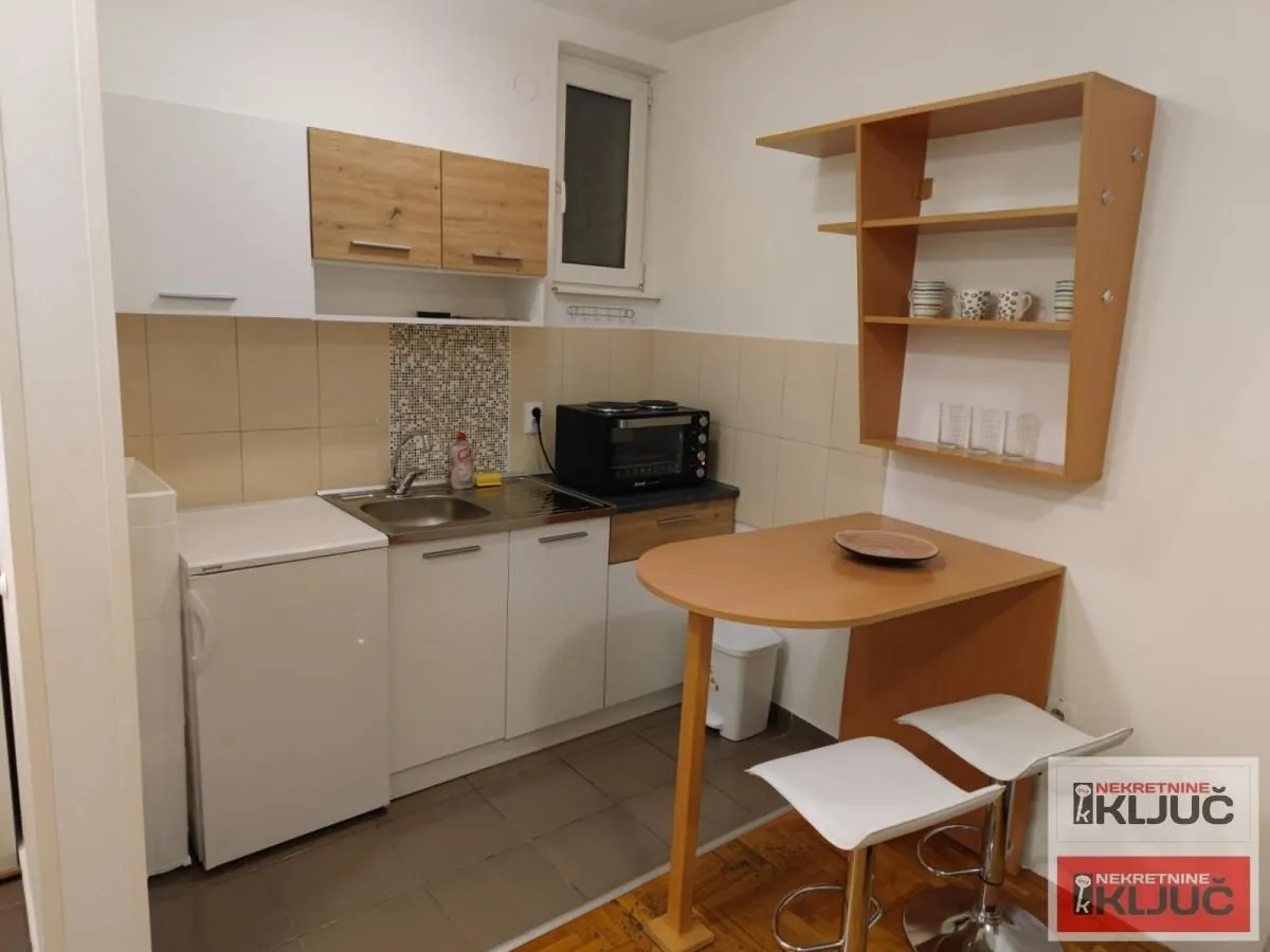 Izdavanje, garsonjera, 29m², Spens, Novi Sad Sve Podlokacije