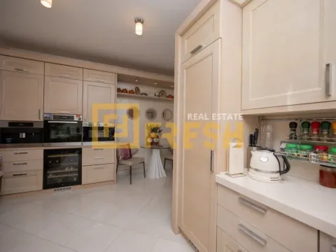 Prodaja, kuća, 300m², Tivat, Crna Gora - image 10