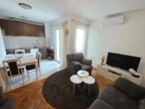 Rent, two bedroom apartment, 70m², Stari Aerodrom, Podgorica - image 1