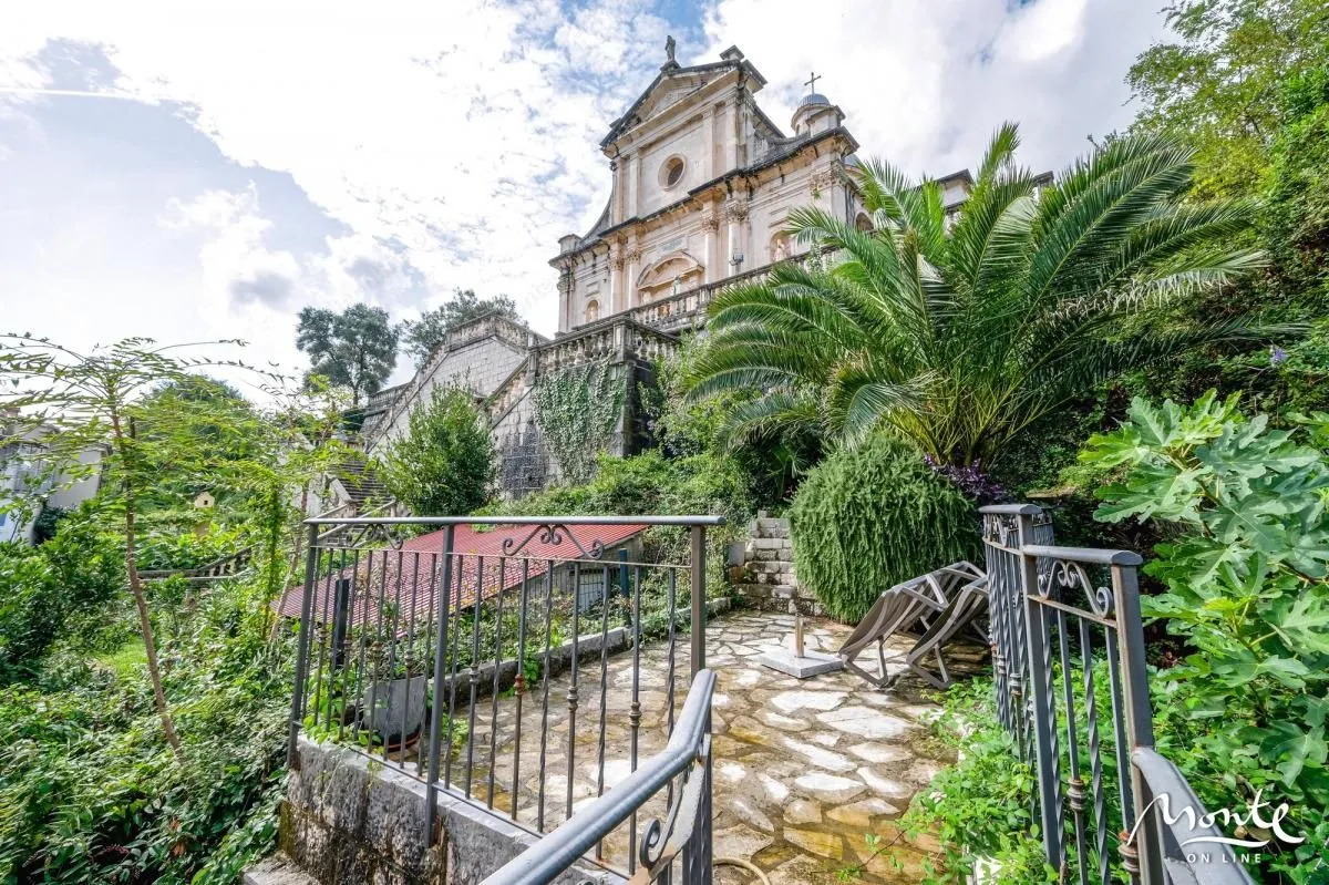 Sale, three bedroom apartment, 80m², Prčanj, Kotor