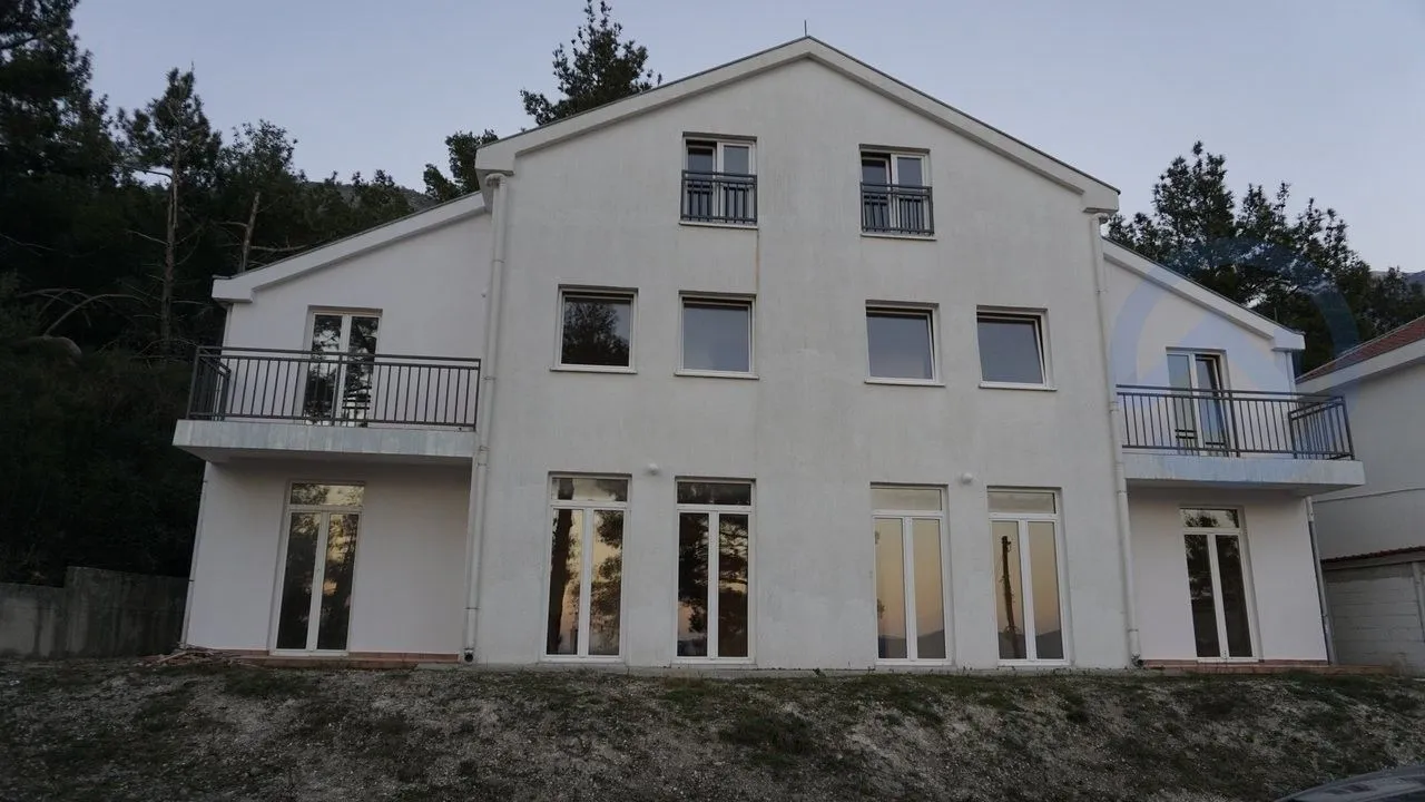 Prodaja, kuća, 300m², Kavač, Kotor