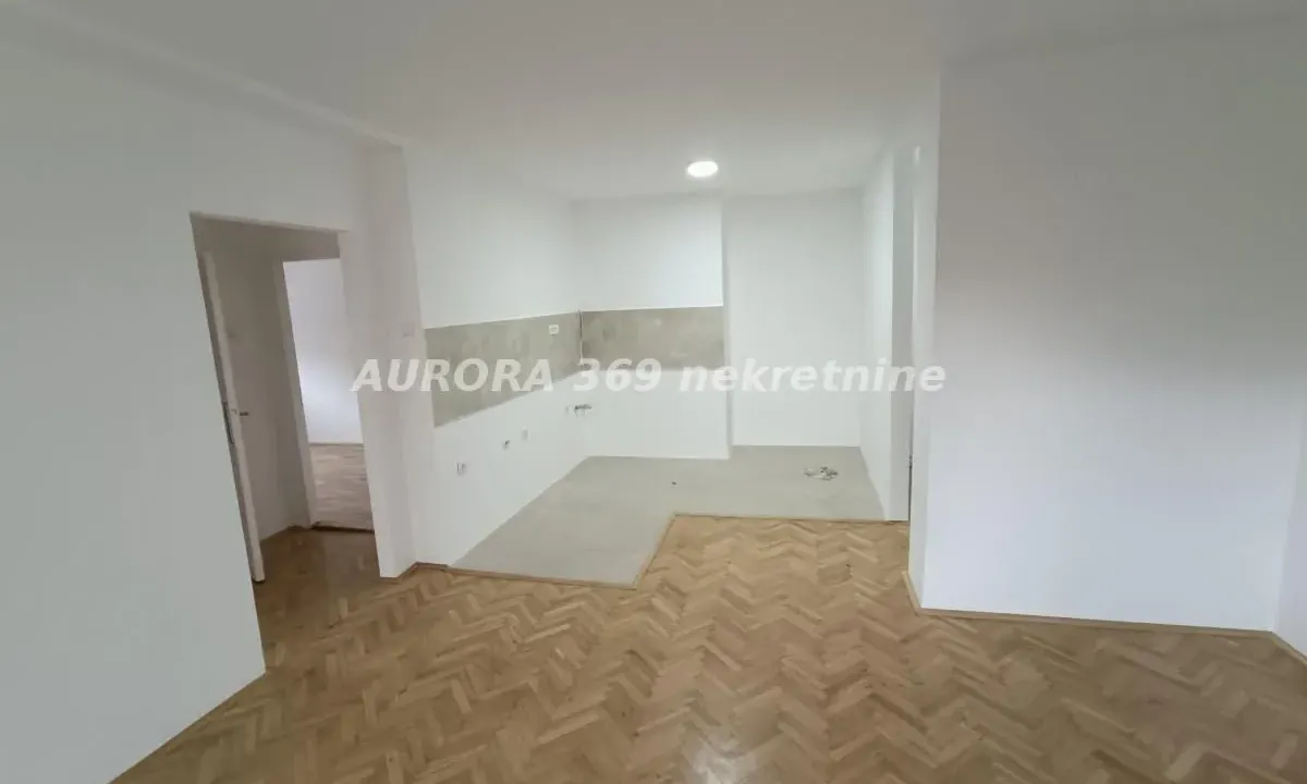 Prodaja, trosoban stan, 64m², Bulevar Oslobodjenja, Novi Sad Sve Podlokacije