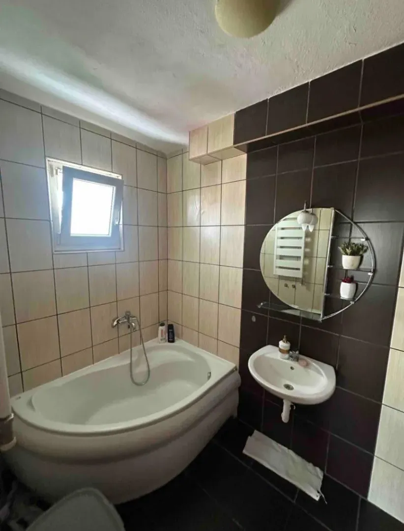 Izdavanje, trosoban stan, 141m², Donja Gorica, Podgorica