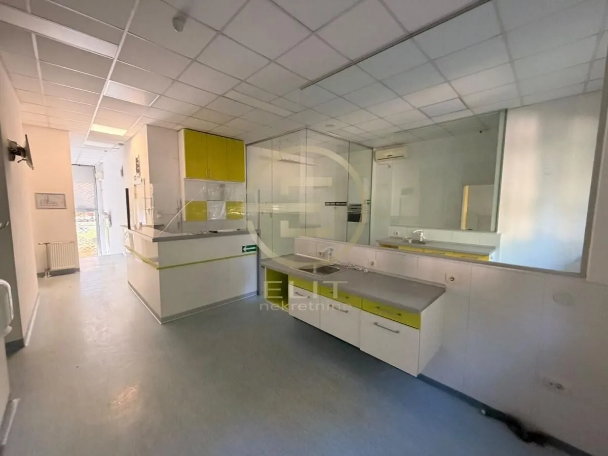 Rent, office space, 150m², Socijalno, Novi Sad Sve Podlokacije