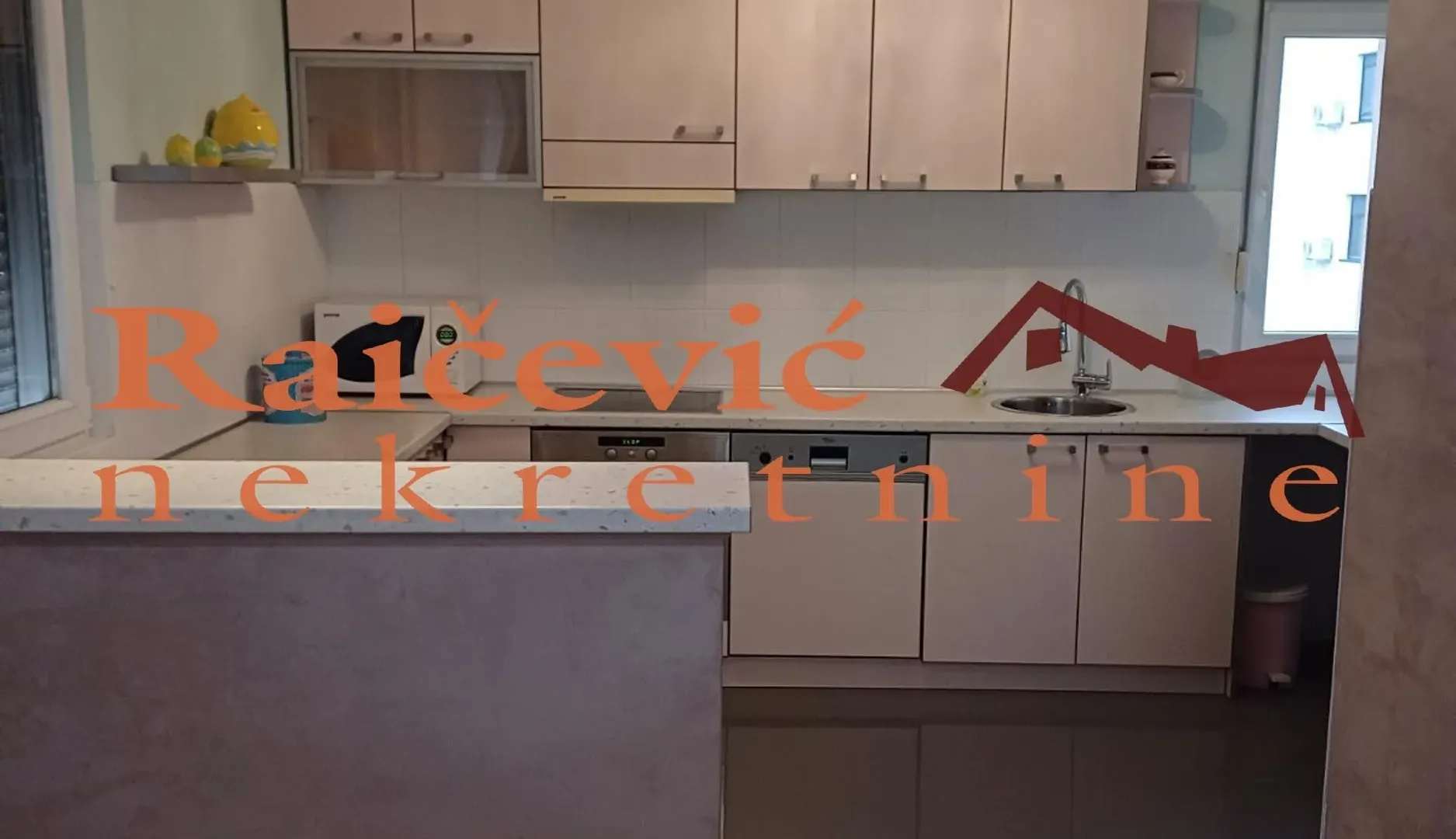 Prodaja, trosoban stan, 84m², Zemun Gornji Grad, Zemun Sve Podlokacije