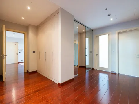 Rent, three bedroom apartment, 204m², Kod Capital Plaze, Podgorica - image 10
